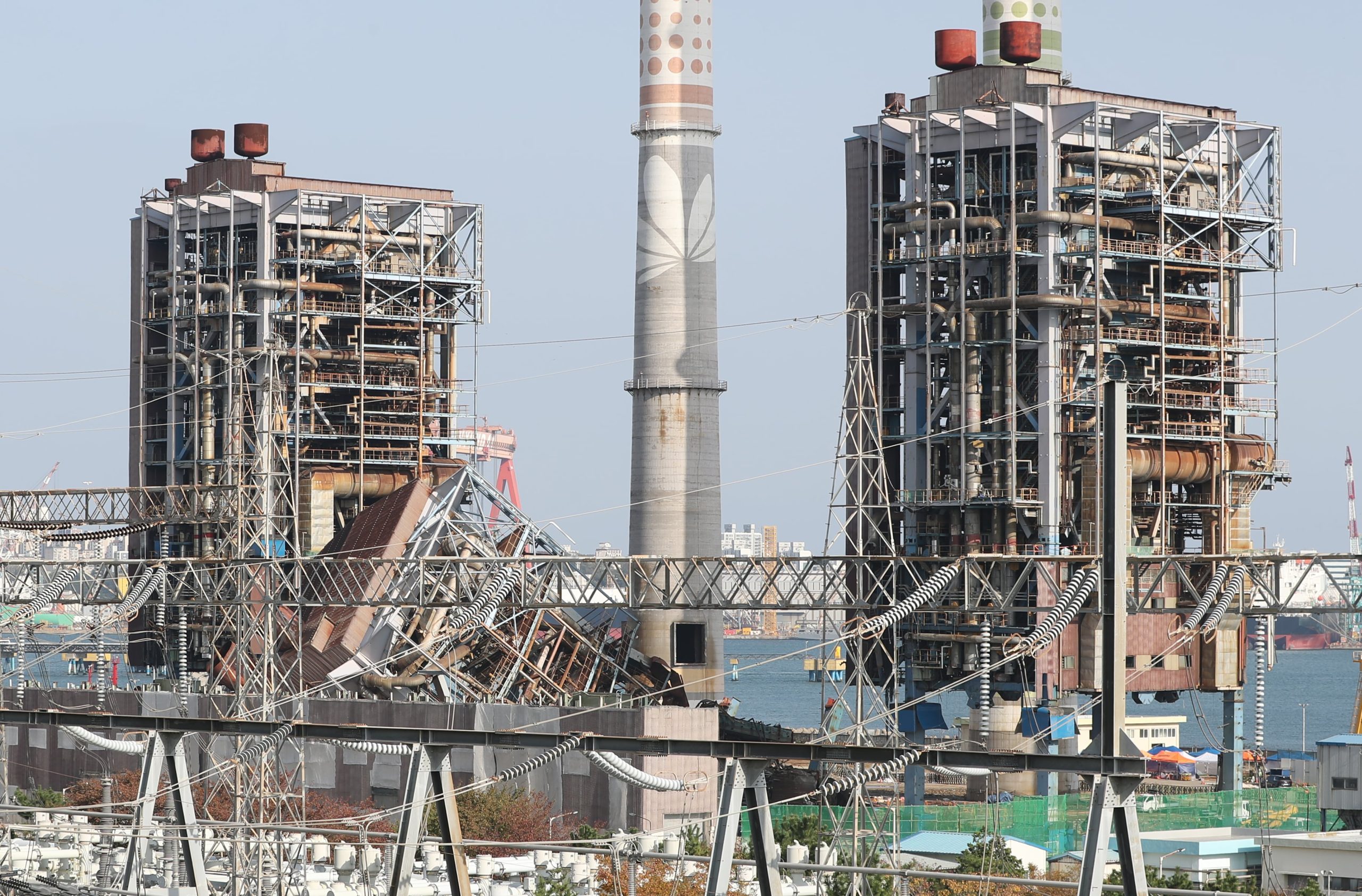 Lee Government Speeds Up Coal Plant Demolitions Over Safety Fears